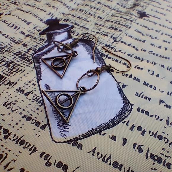 *Harry Potter Deathly Hallows Handmade earrings! Pick your style - Picture 6 of 6